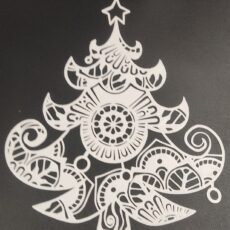 ażurowa choinka z białego filamentu – ozdoba świąteczna precyzyjnie wykonana w druku 3D-zamówienia druku 3D