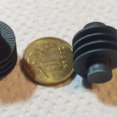 para czarnych przekładek w 3D – dwa wielowarstwowe elementy z czarnego tworzywa 3D-drobne części mechaniczne z druku 3D-promocjepolska