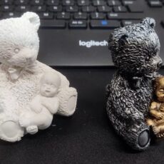 urocze misie z niemowlęciem 3D– figurka 3D w wersji surowej i ręcznie malowanej- promocjepolska