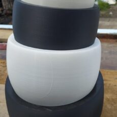 zestaw geometrycznych donic 3D- nowoczesne donice 3D z kontrastowym połączeniem czerni i bieli-donice w 3D do minimalistycznych wnętrz-promocjepolska