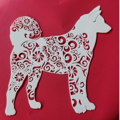 ażurowy pies 3D – filigranowa dekoracja z druku 3D z motywami kwiatów i spirali-promocjepolska