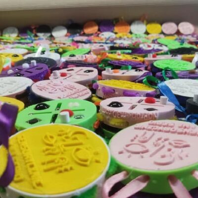 kolorowe medale i zawieszki 3D-personalizowane, wielobarwne zawieszki i medale w 3D – medale i zawieszki w 3D na imprezy, festyny i wydarzenia edukacyjne-promocjepolska