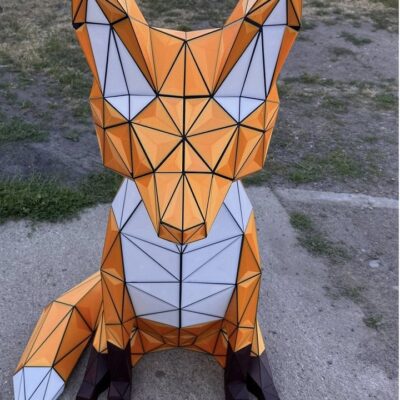 kolorowy poligonalny lis w dużym rozmiarze rzeźba 3D lis- figurka lisa w technologii druku 3D z segmentów-promocjepolska